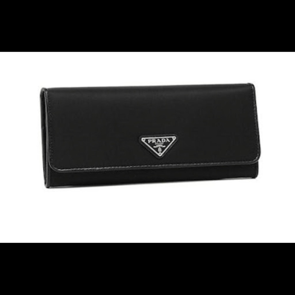 💯Authentic Prada wallet
